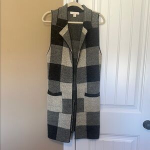 Women's Black and Gray Checkered Sleeveless Coat